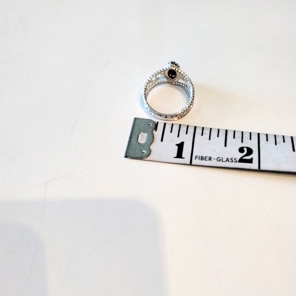 Silver tone filigree ring with red stone - Picture 7 of 7